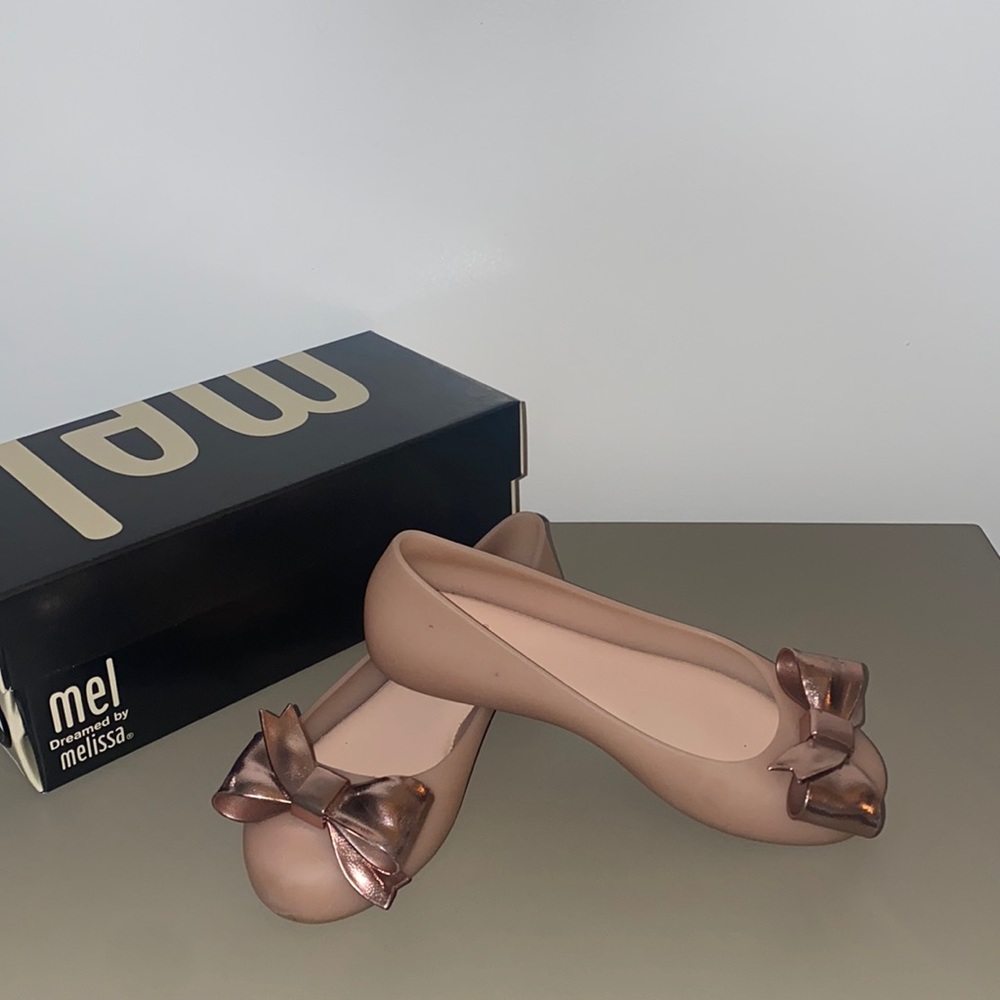 Beautiful Melissa shoe for kids!